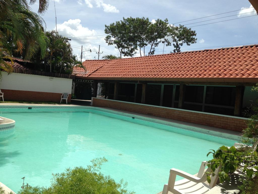 Hotel El Bramadero Liberia Bagian luar foto